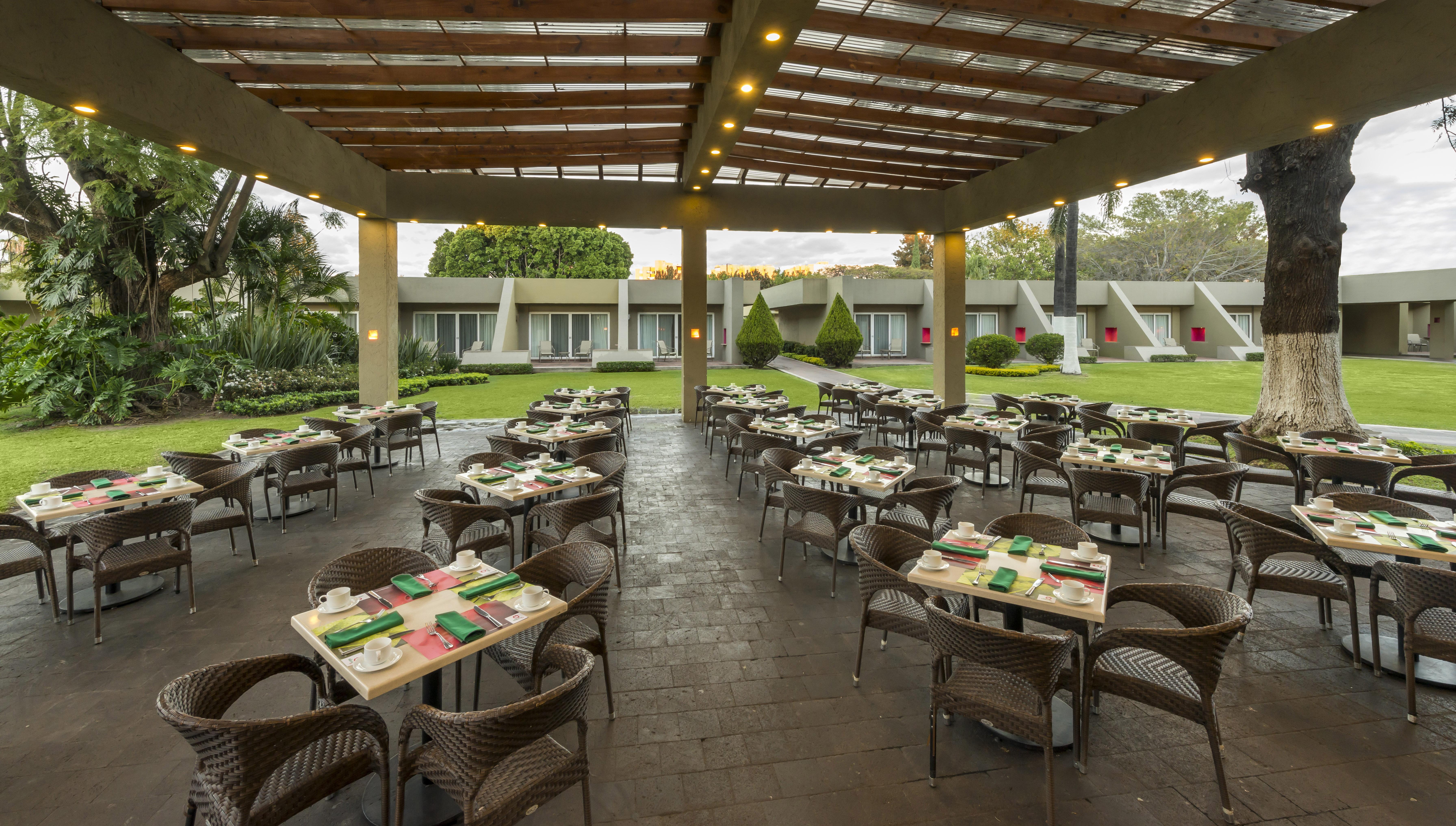 Hotel Camino Real Guadalajara Zapopan Exterior foto The restaurant at the hotel