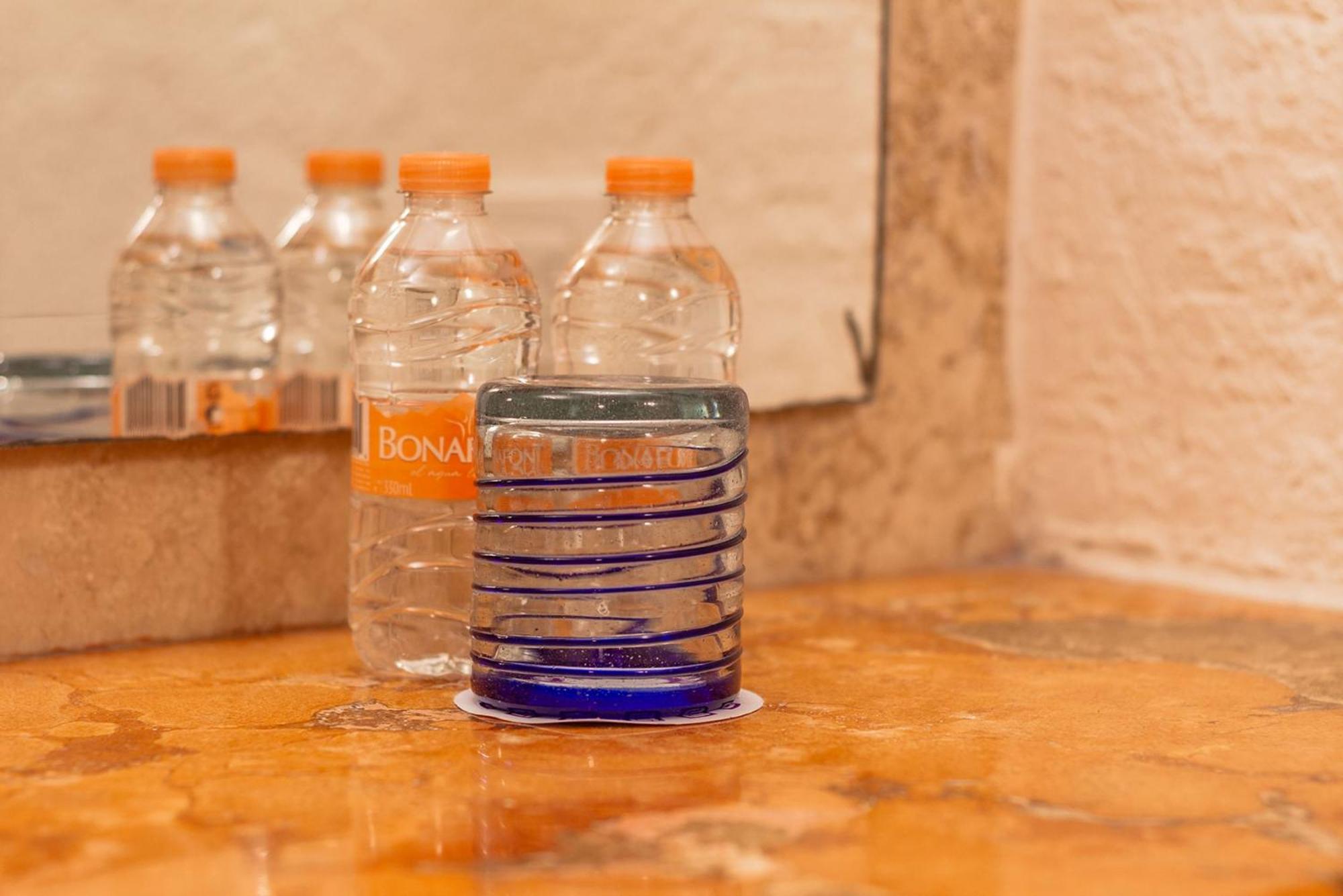 Hotel Camino Real Guadalajara Zapopan Exterior foto Bottles of Evian